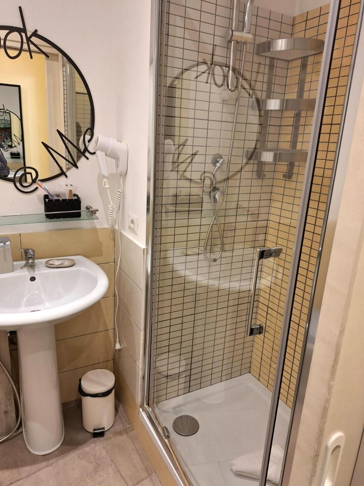 Re Di Roma Nice Rooms מראה חיצוני תמונה